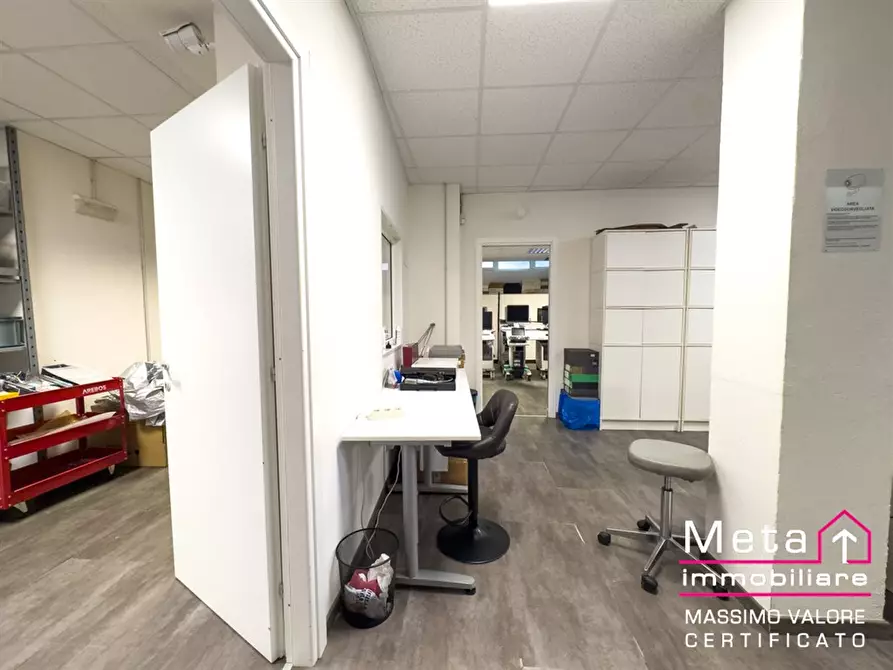 Immagine 1 di Laboratorio in vendita  in Via Derna 32 a Milano