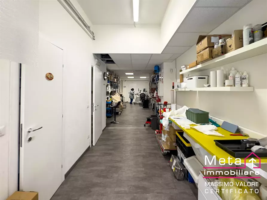 Immagine 5 di Laboratorio in vendita  in Via Derna 32 a Milano