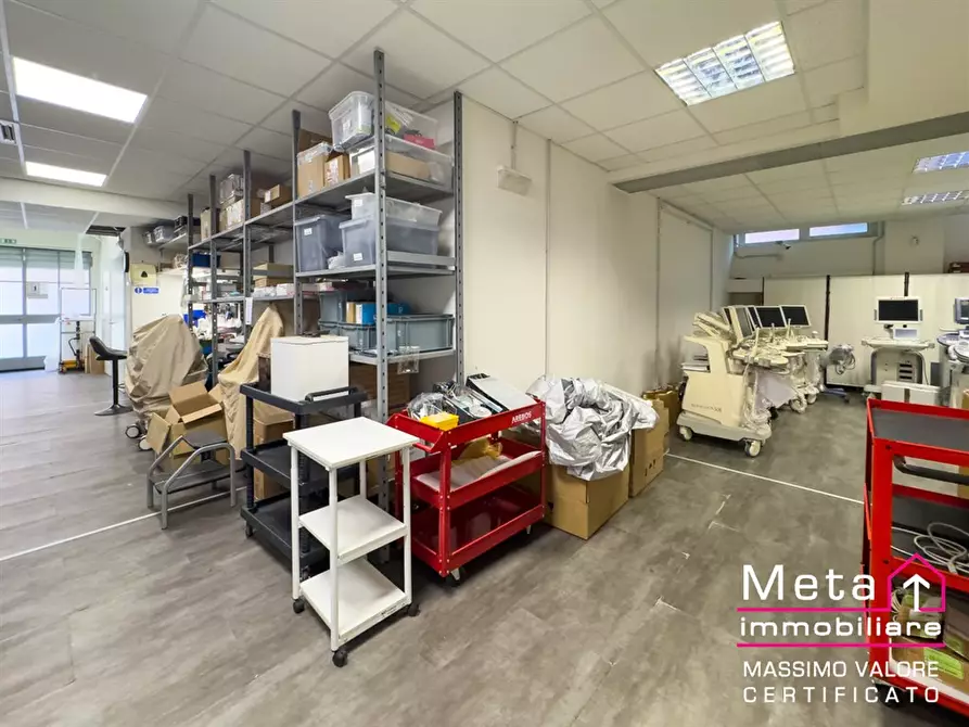 Immagine 3 di Laboratorio in vendita  in Via Derna 32 a Milano