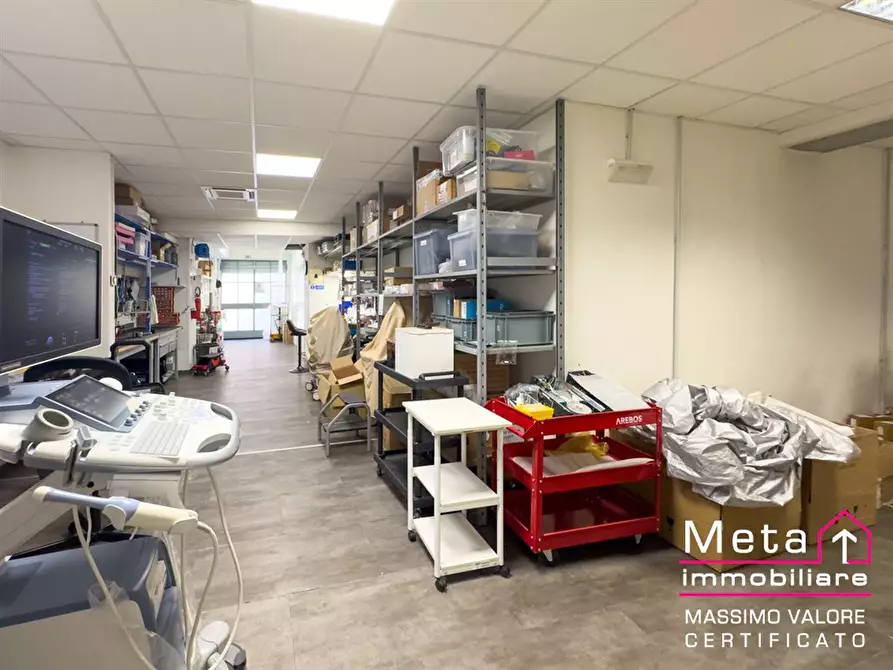 Immagine 2 di Laboratorio in vendita  in Via Derna 32 a Milano