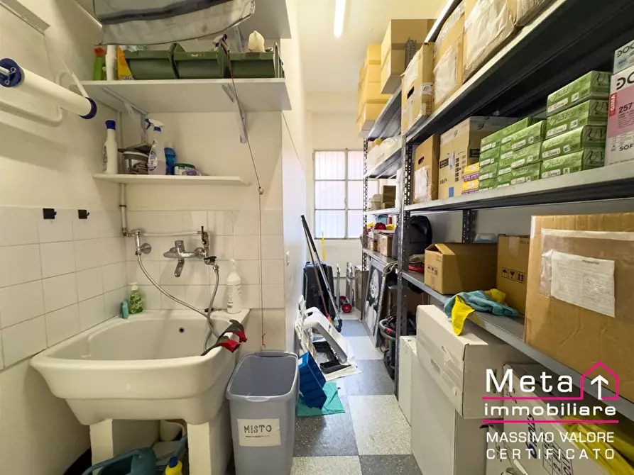 Immagine 7 di Laboratorio in vendita  in Via Derna 32 a Milano