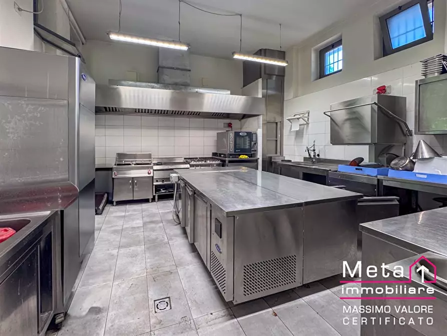 Immagine 2 di Negozio in vendita  in Via Alfonsine 18 a San Donato Milanese