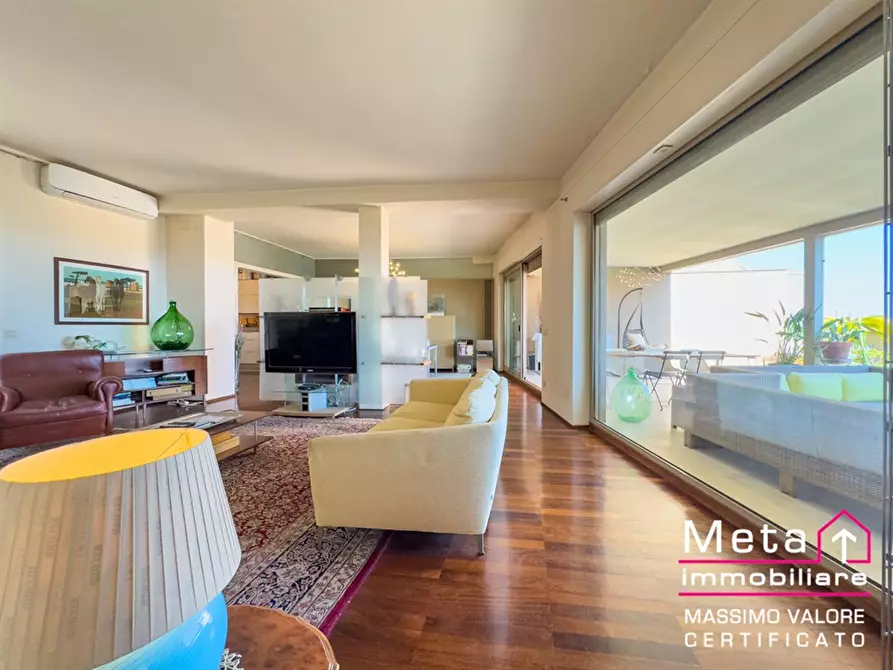 Immagine 7 di Attico in vendita  in Via Aldo Moro 8 a Bisceglie