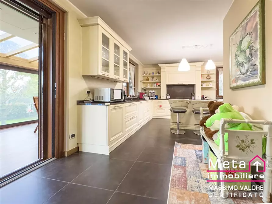 Immagine 8 di Villa in vendita  in via XXV aprile a Tribiano