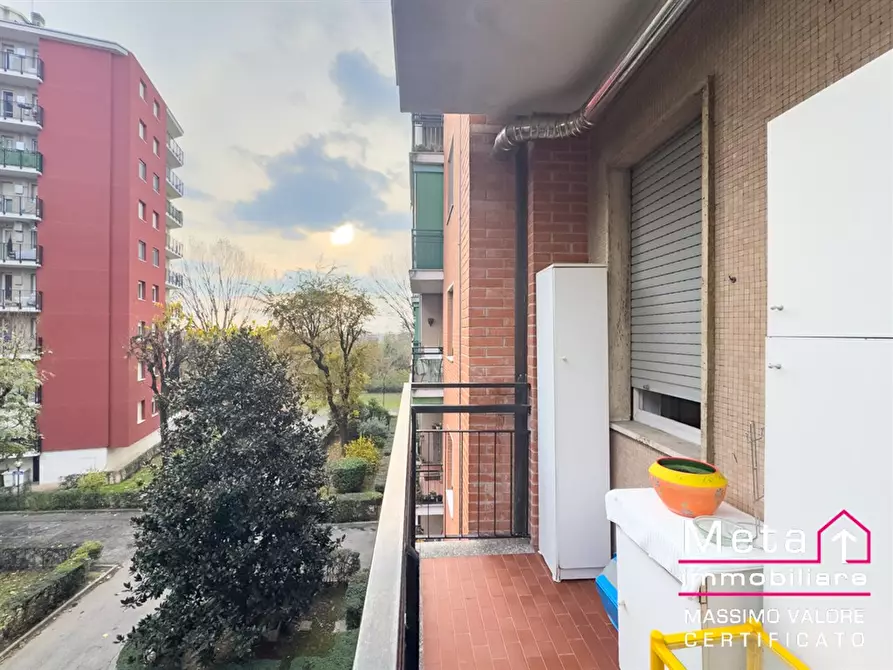 Immagine 3 di Appartamento in vendita  in via di Vittorio 26 a San Donato Milanese