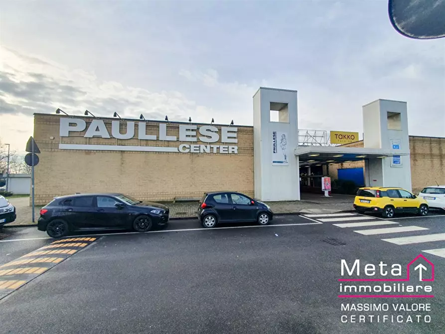 Immagine 3 di Negozio in affitto  in via dei Rioni a Pantigliate