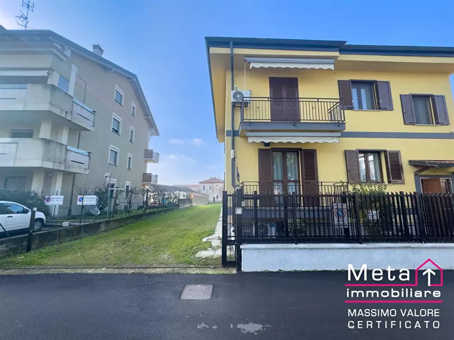 Immagine 6 di Villa in vendita  in via Lombardi a San Giuliano Milanese