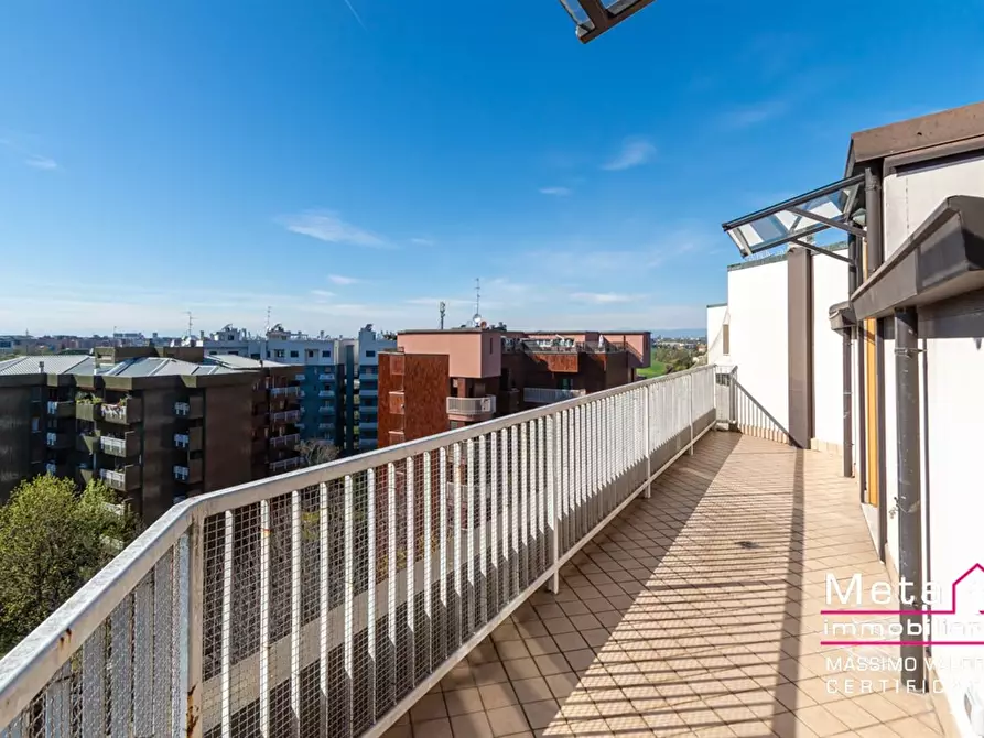 Immagine 8 di Attico in affitto  in via J. F. Kennedy 26 a San Donato Milanese