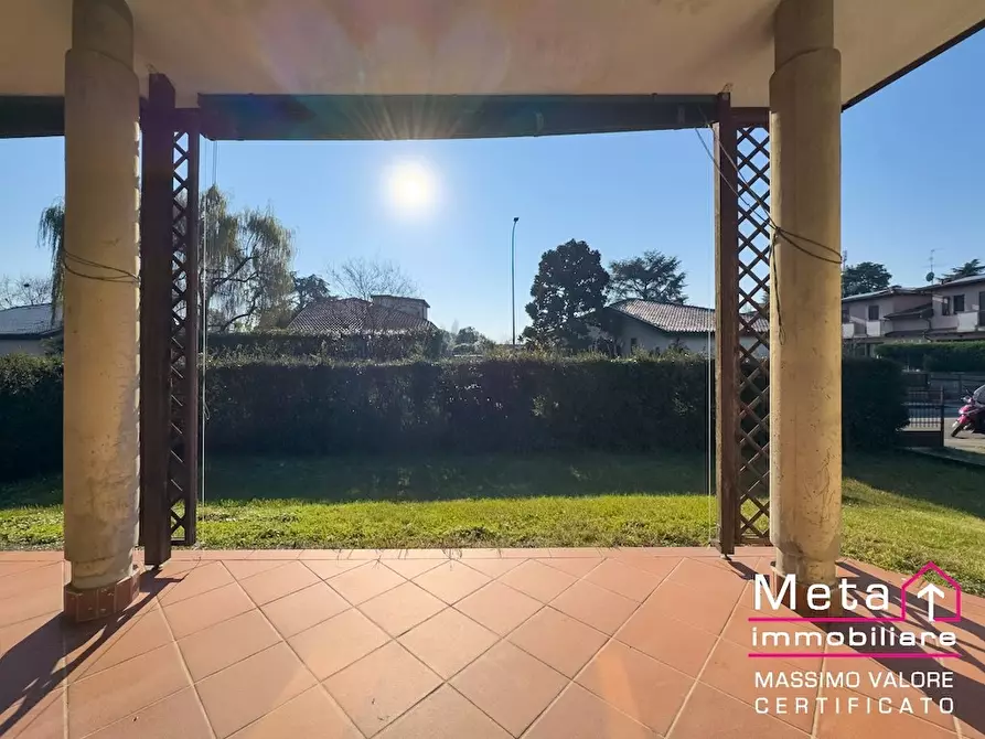 Immagine 3 di Villa in vendita  in Via C. Armellini 11 a Pantigliate