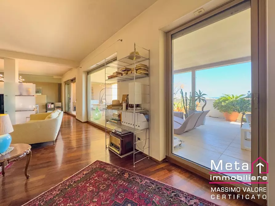 Immagine 6 di Attico in vendita  in Via Aldo Moro 8 a Bisceglie