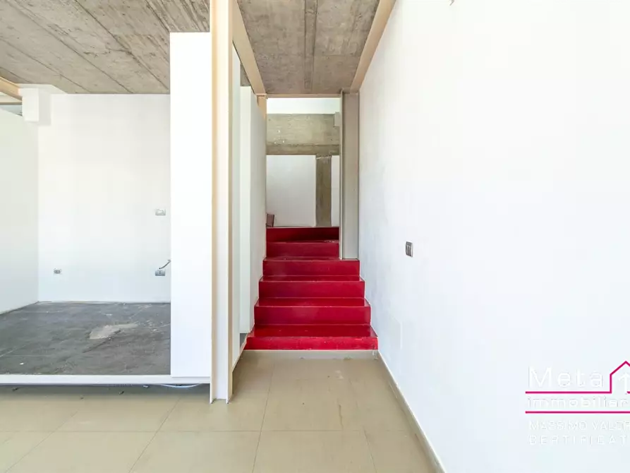 Immagine 1 di Laboratorio in vendita  in Via Mecenate 76 a Milano