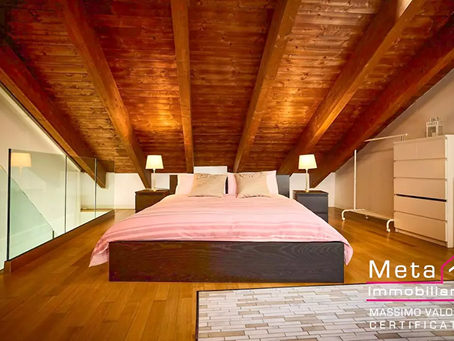 Immagine 2 di Appartamento in vendita  in Via Alzaia Naviglio Pavese 260 a Milano