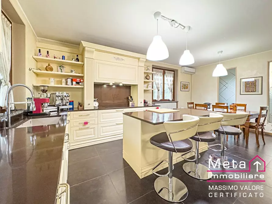 Immagine 9 di Villa in vendita  in Via XXV aprile a Tribiano