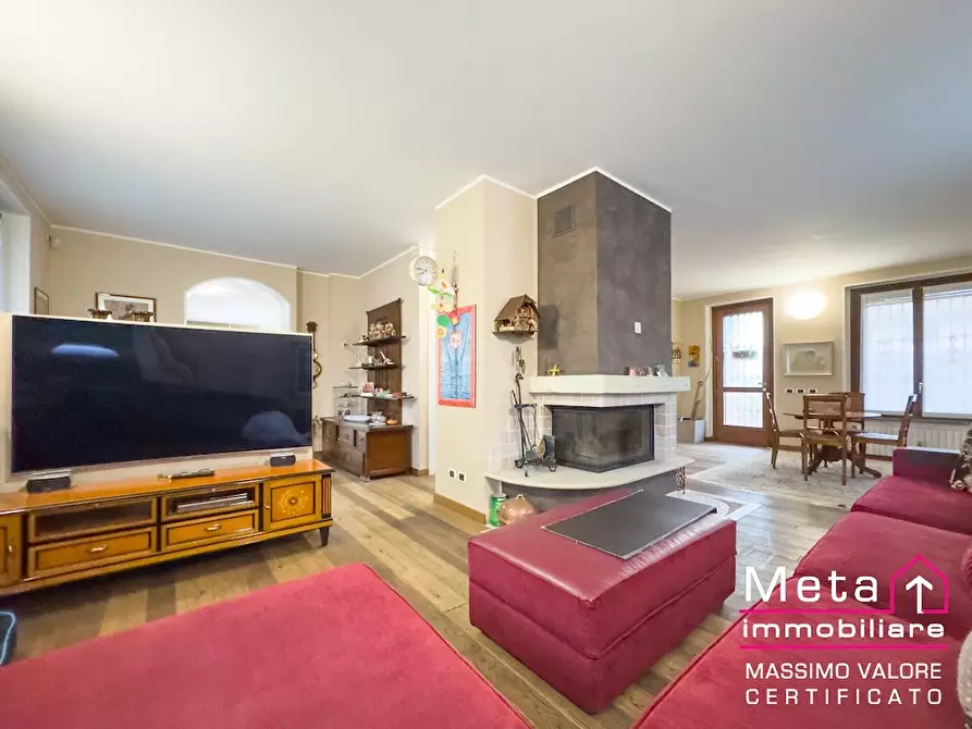 Immagine 2 di Villa in vendita  in Via XXV aprile a Tribiano