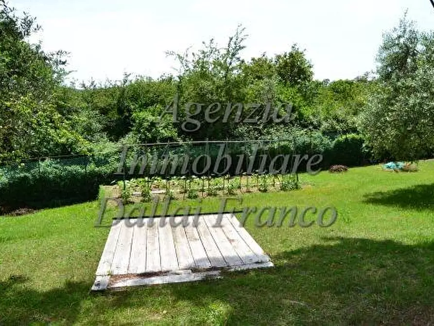 Immagine 1 di Villa in vendita  in Piazza Cavour 99999 a Barberino Di Mugello