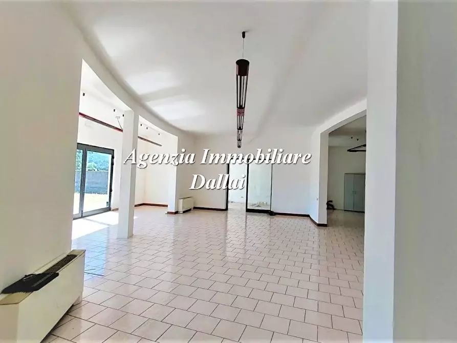 Immagine 2 di Locale commerciale in affitto  in SP 551 Traversa del Mugello a Borgo San Lorenzo