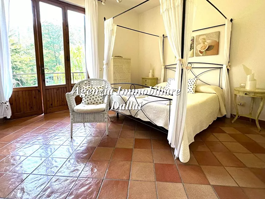 Immagine 5 di Villa in vendita  in Piazza Ughi 99999 a Barberino Di Mugello