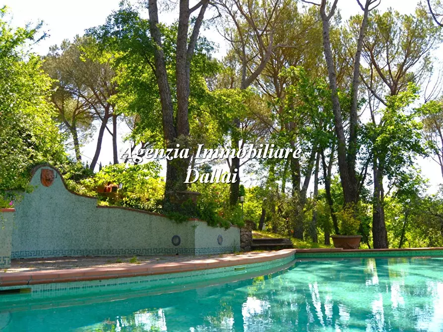 Immagine 1 di Villa in vendita  in SS65 a Barberino Di Mugello