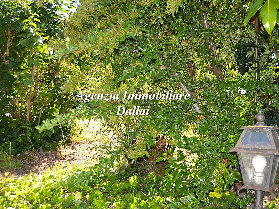 Immagine 2 di Villa in vendita  in Via Provinciale a Scarperia E San Piero