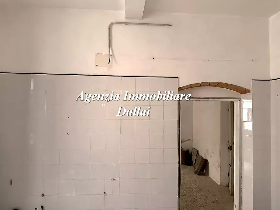 Immagine 2 di Negozio in affitto  in Via Roma 29 a Scarperia E San Piero