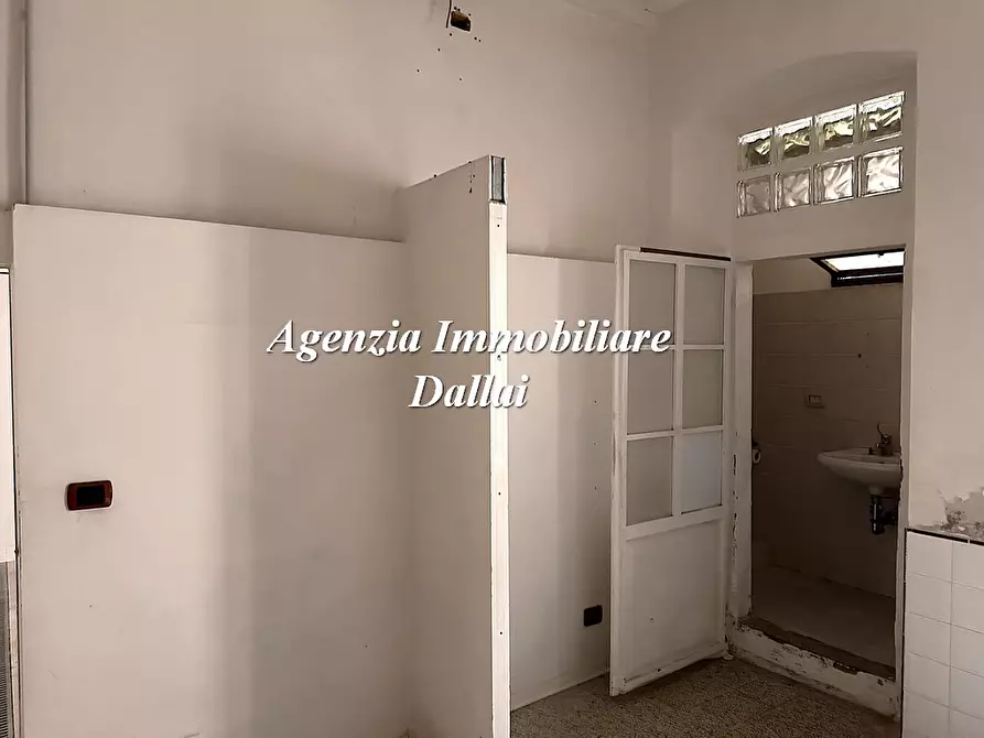 Immagine 4 di Negozio in affitto  in Via Roma 29 a Scarperia E San Piero