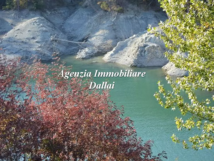 Immagine 1 di Casa indipendente in vendita  in Via del Lago a Barberino Di Mugello