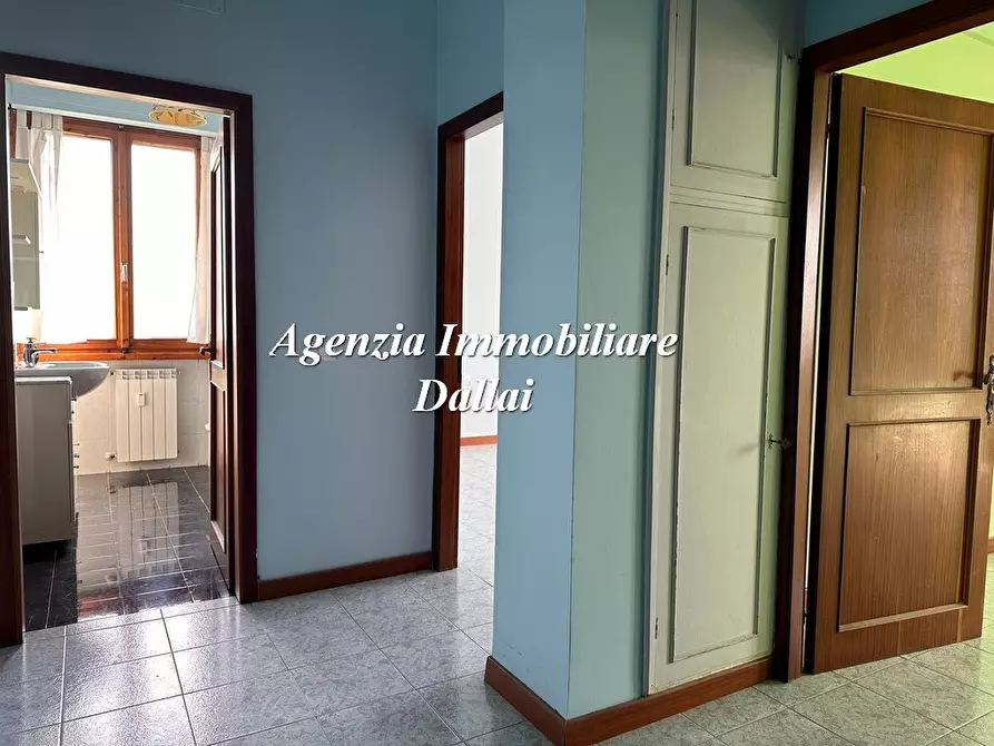 Immagine 4 di Appartamento in vendita  in Via Fratelli Cervi a Scarperia E San Piero