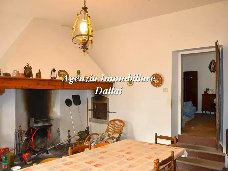 Immagine 6 di Rustico / casale in vendita  in Via di Montepoli a Scarperia E San Piero