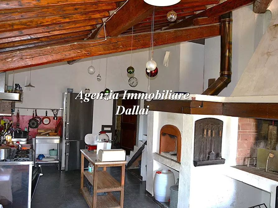 Immagine 4 di Rustico / casale in vendita  in Località Boccagnello a Vicchio