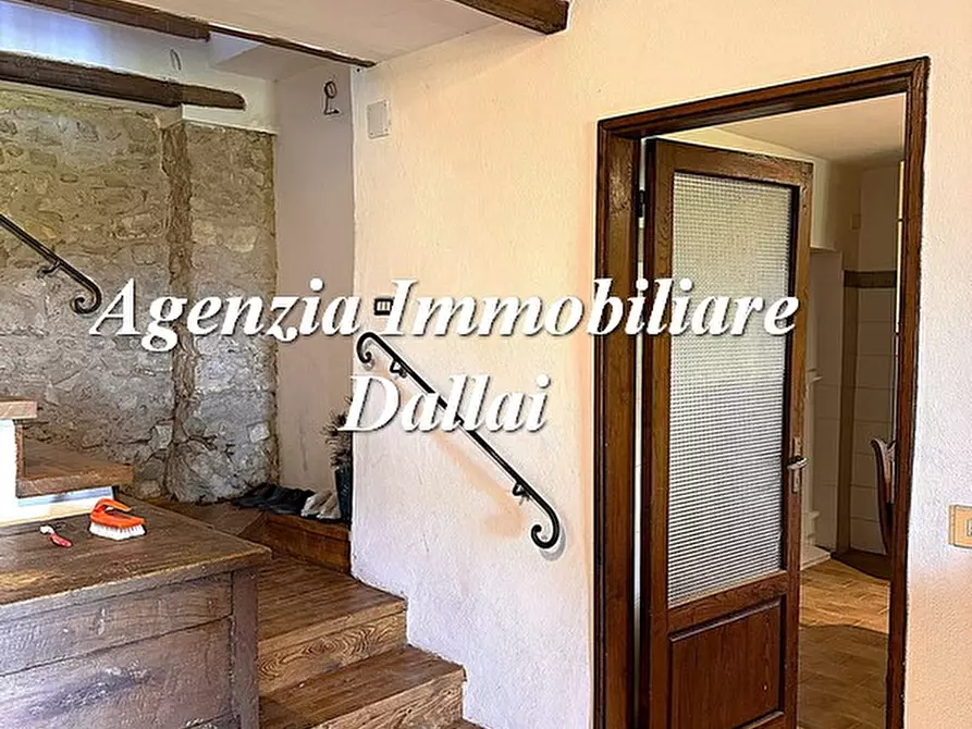 Immagine 1 di Casa indipendente in vendita  in Via di Lumena a Scarperia E San Piero