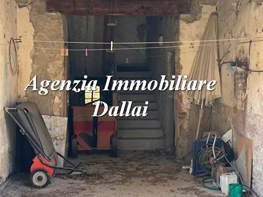 Immagine 6 di Rustico / casale in vendita  in Viale Kennedy a Scarperia E San Piero