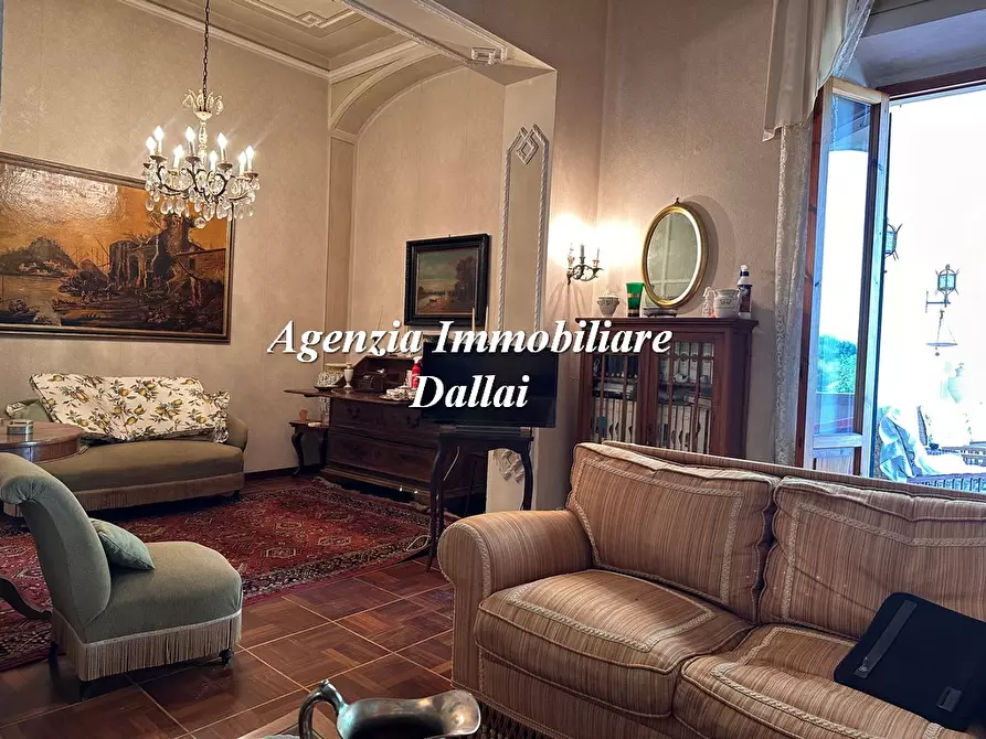 Immagine 3 di Villa in vendita  in Via Roma 29 a Scarperia E San Piero