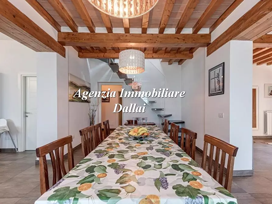 Immagine 5 di Villa in vendita  a Borgo San Lorenzo