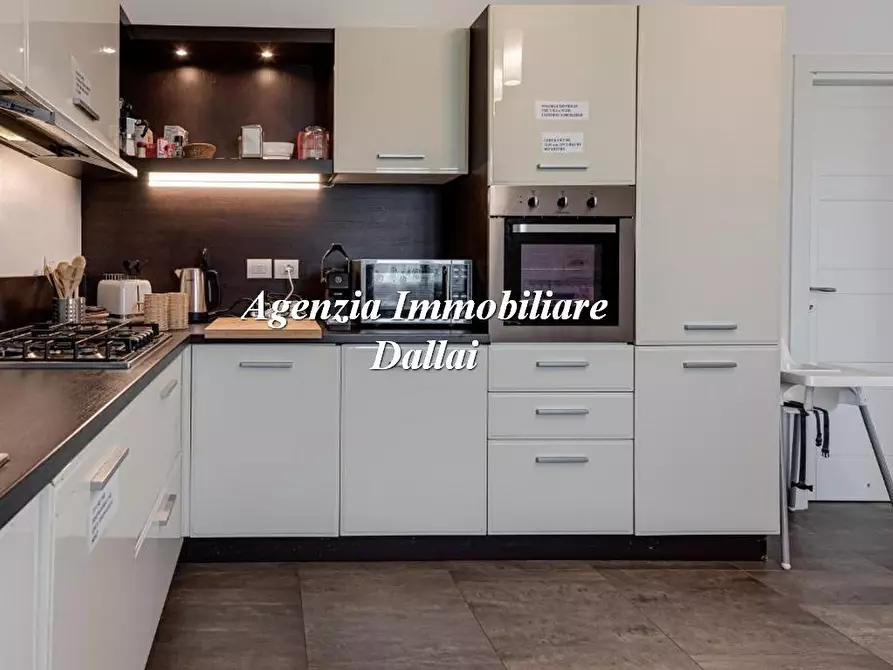 Immagine 4 di Villa in vendita  a Borgo San Lorenzo