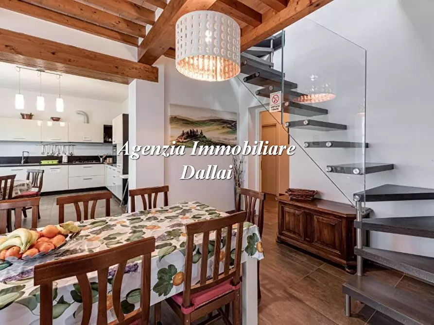 Immagine 6 di Villa in vendita  a Borgo San Lorenzo