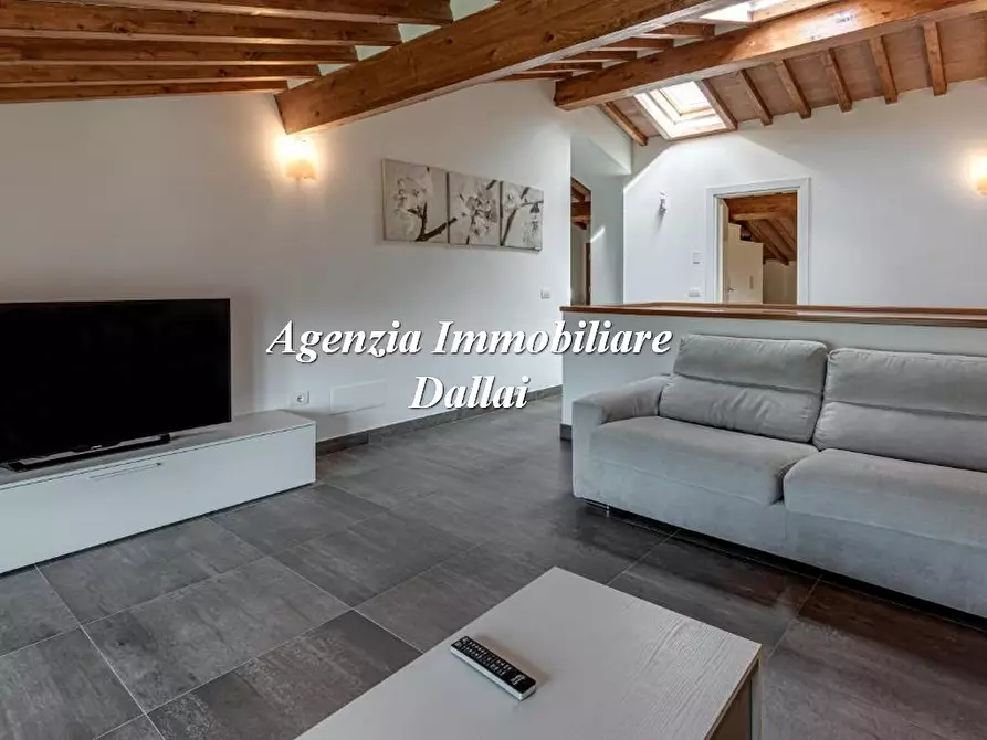 Immagine 1 di Villa in vendita  a Borgo San Lorenzo
