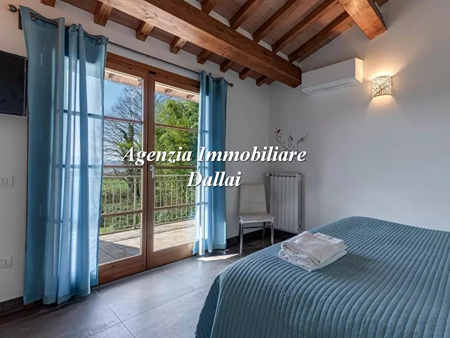 Immagine 9 di Villa in vendita  a Borgo San Lorenzo