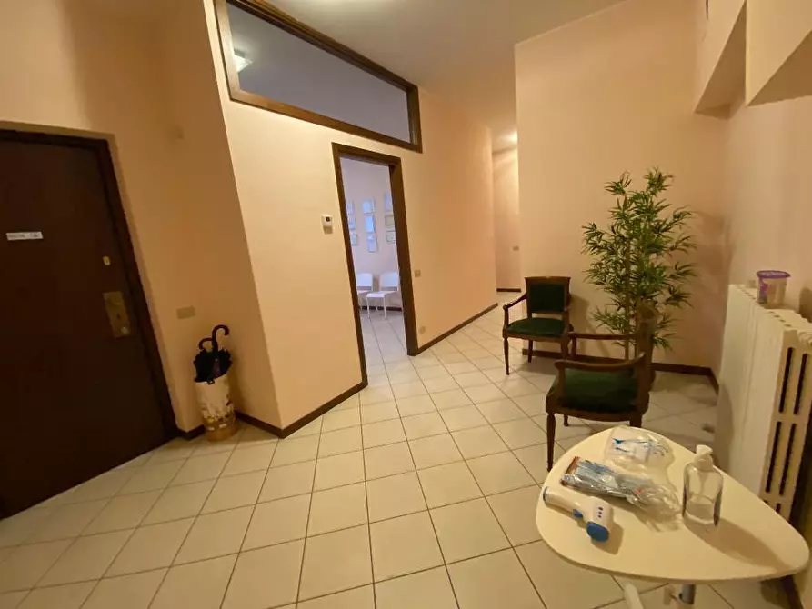 Immagine 2 di Ufficio in affitto  in Via San Martino 5 a Monza