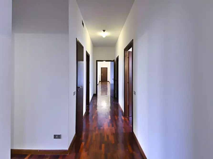 Immagine 2 di Appartamento in affitto  in Via San Martino 5 a Monza