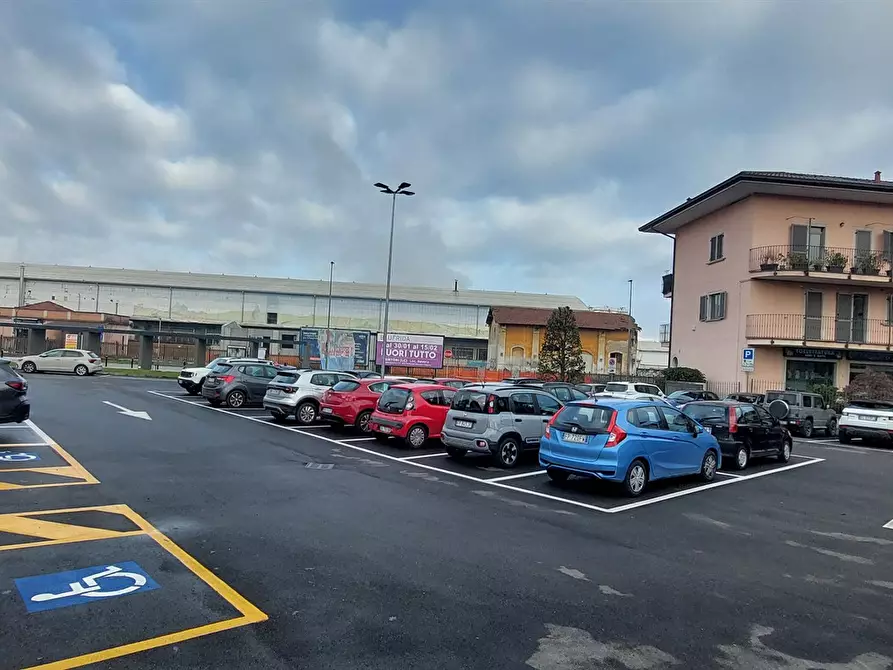 Immagine 3 di Ufficio in affitto  in Piazza Galileo Galilei 10 a Besana In Brianza