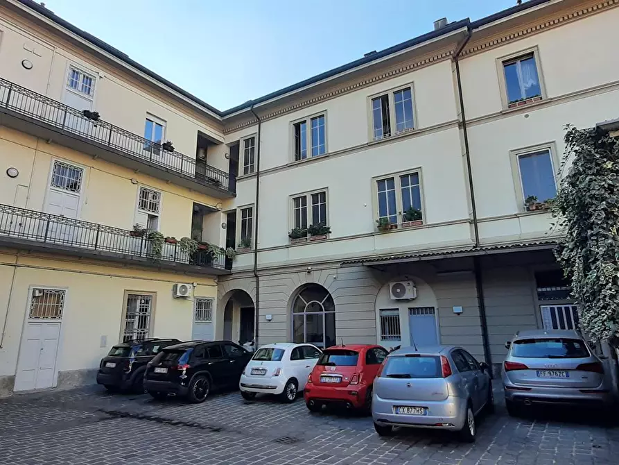 Immagine 3 di Magazzino in vendita  in VIA LECCO 7 a Monza