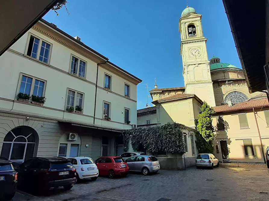 Immagine 2 di Magazzino in vendita  in VIA LECCO 7 a Monza