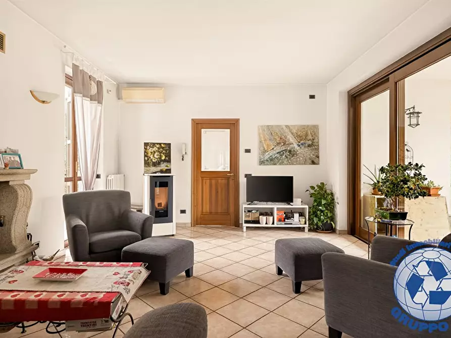 Immagine 1 di Villa in vendita  in strada vicinale della canova 4 a Abbiategrasso