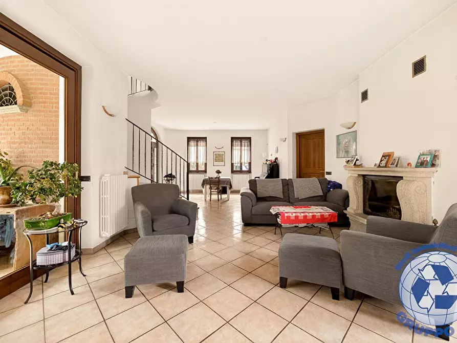 Immagine 2 di Casa indipendente in vendita  in strada vicinale della canova 4 a Abbiategrasso