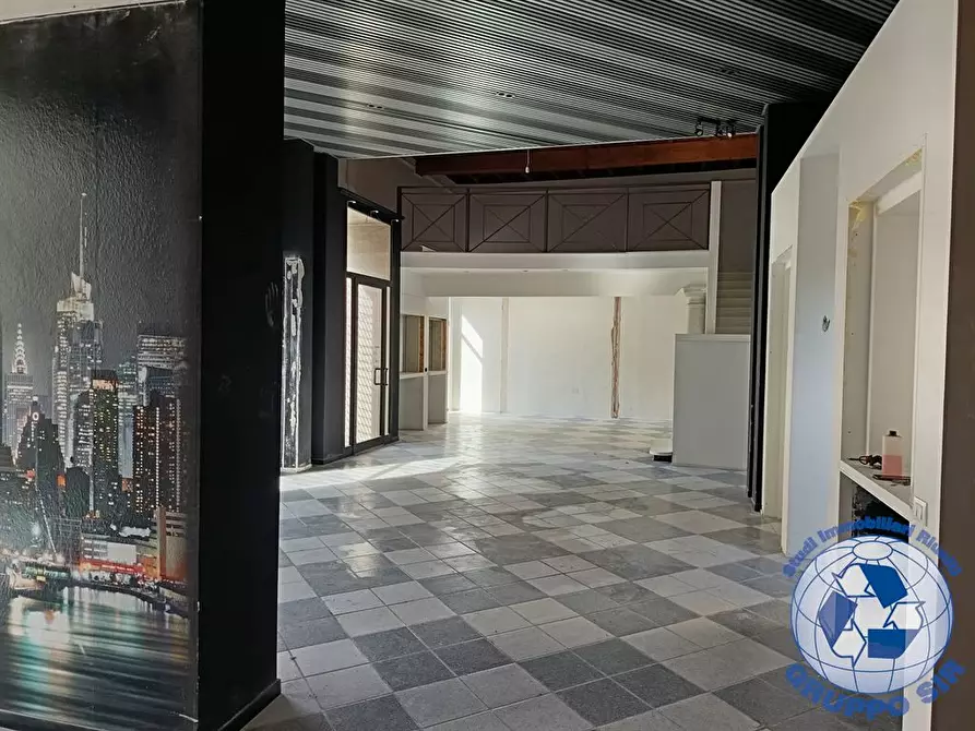 Immagine 5 di Negozio in affitto  in Via Marco d'Agrate 10 a Monza