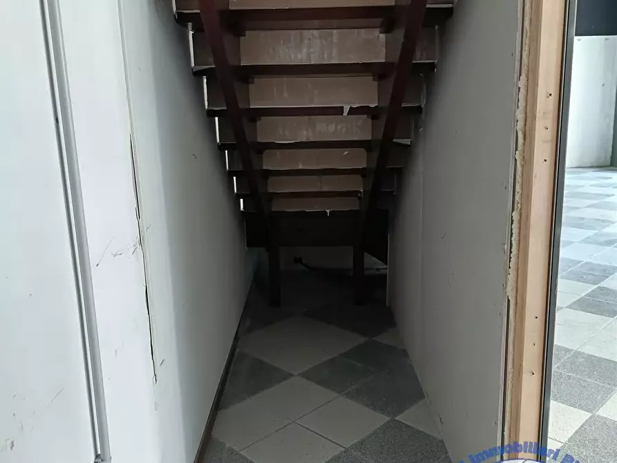 Immagine 6 di Negozio in affitto  in Via Marco d'Agrate 10 a Monza