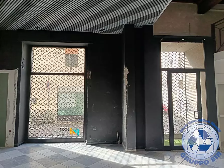 Immagine 2 di Negozio in affitto  in Via Marco d'Agrate 10 a Monza