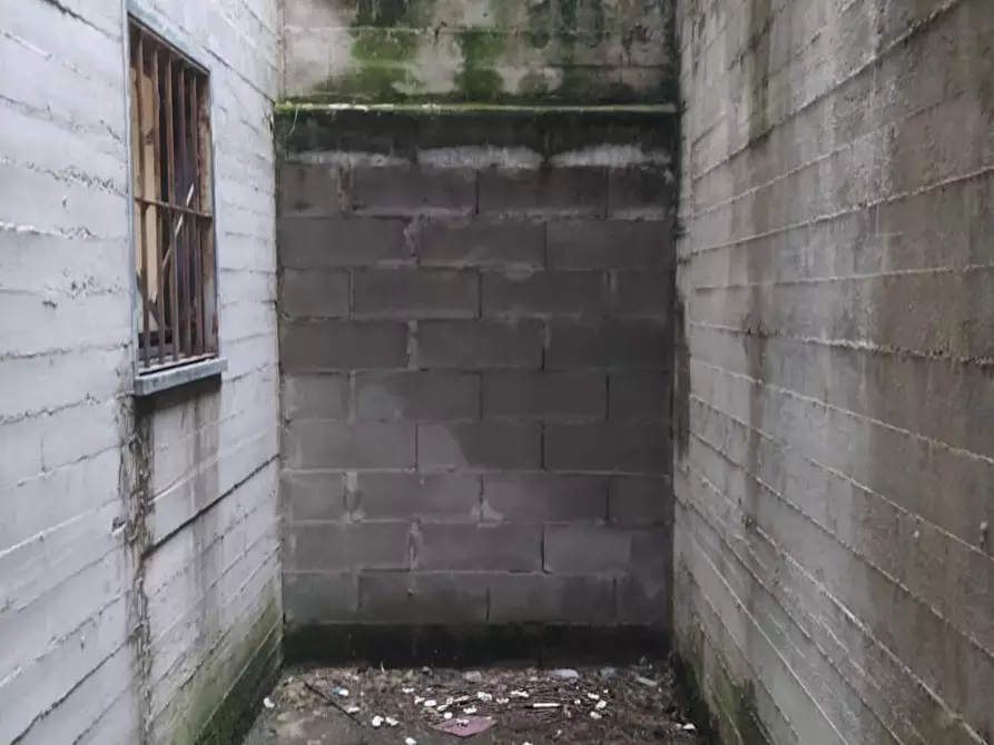 Immagine 7 di Magazzino in vendita  a Assago