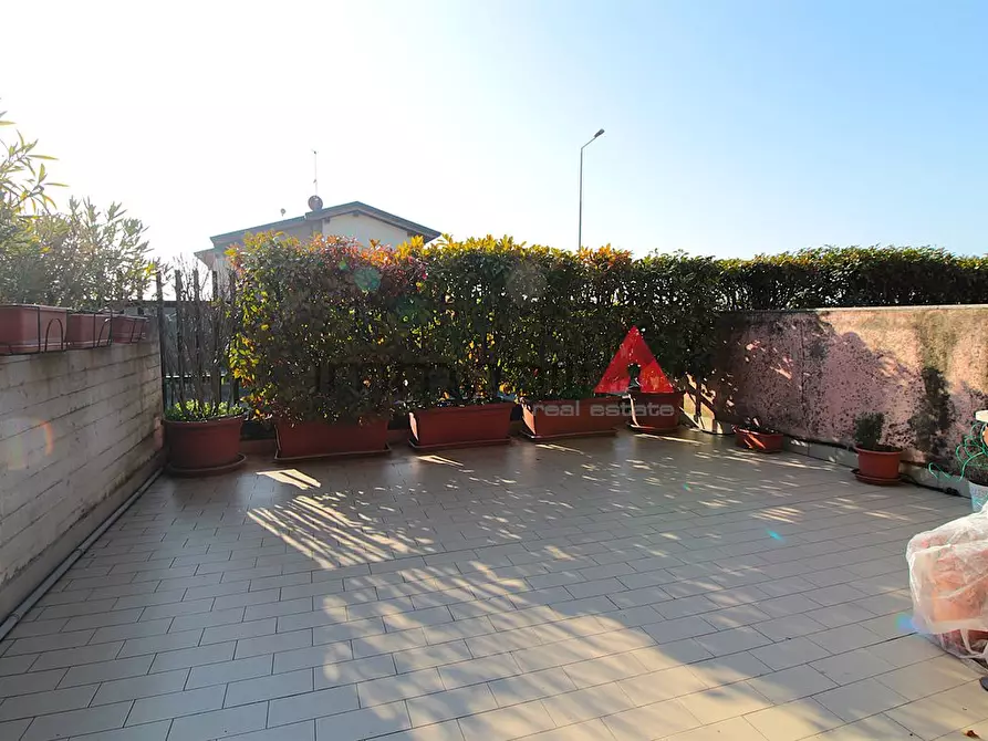 Immagine 2 di Villetta a schiera in vendita  a Roncello