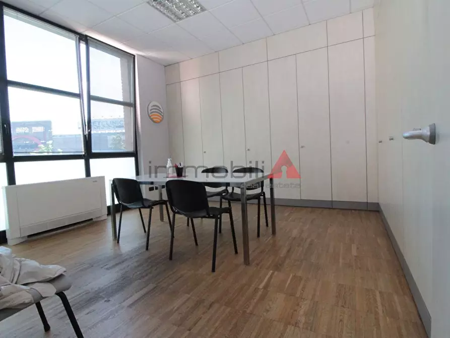 Immagine 6 di Ufficio in affitto  a Brugherio